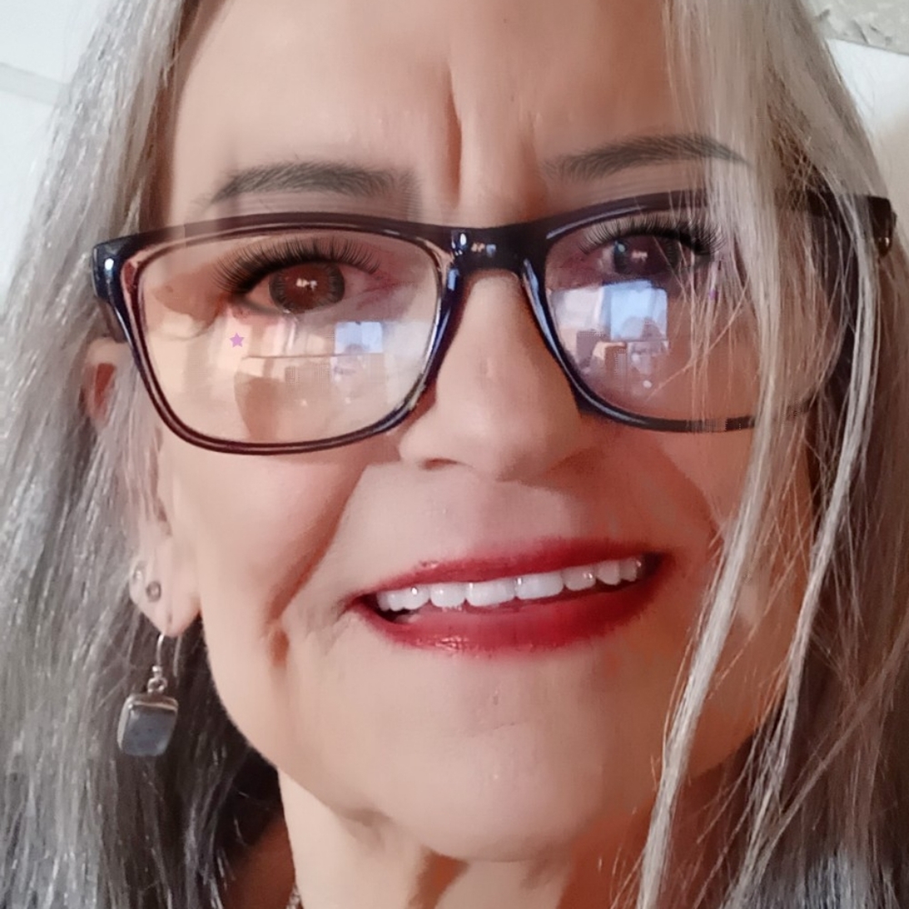 Meet your Posher, Debbie
